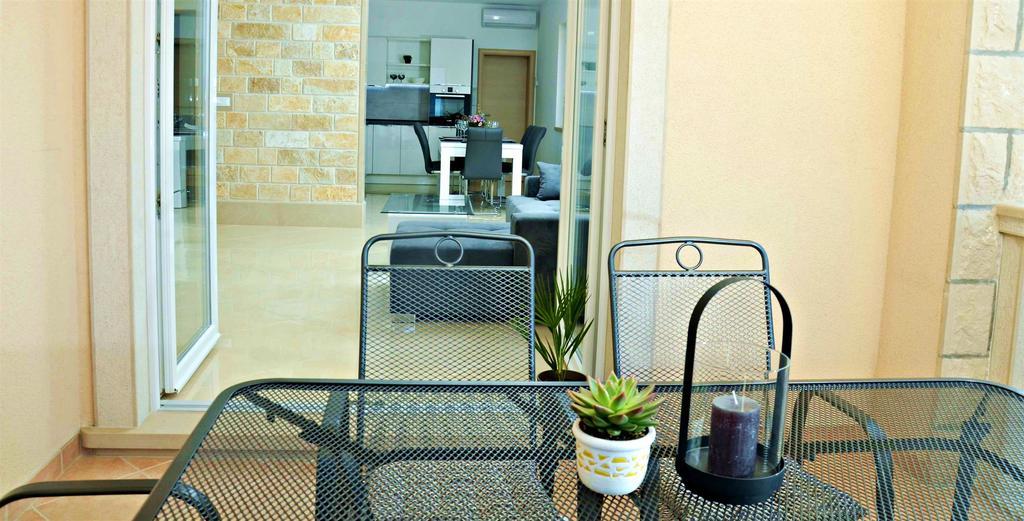 Apartment Luna Postira Luaran gambar