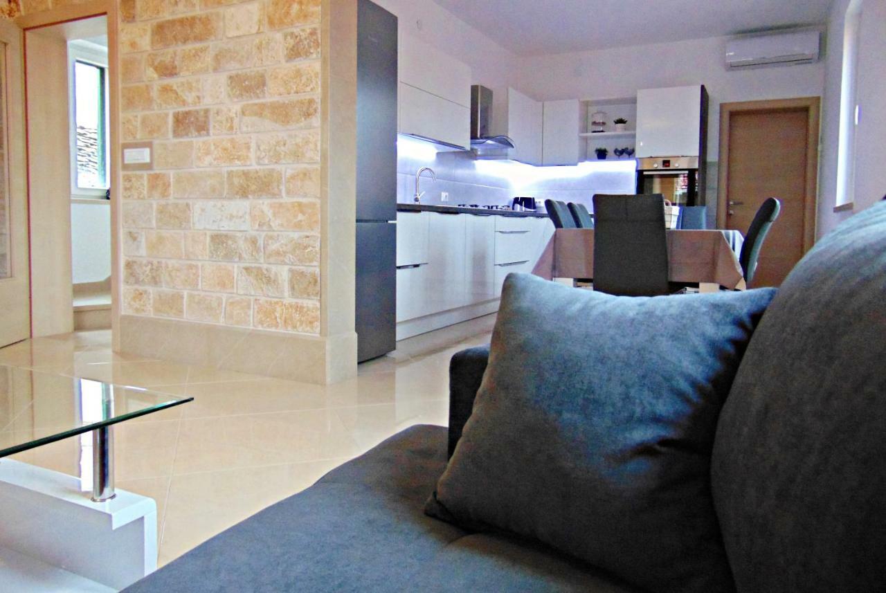 Apartment Luna Postira Luaran gambar